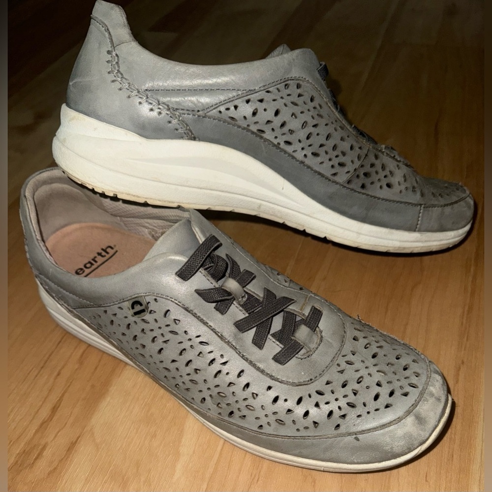 Preloved Earth Women’s Sneakers Size 12 Gray Blue Leather No Laces Slip-On Style